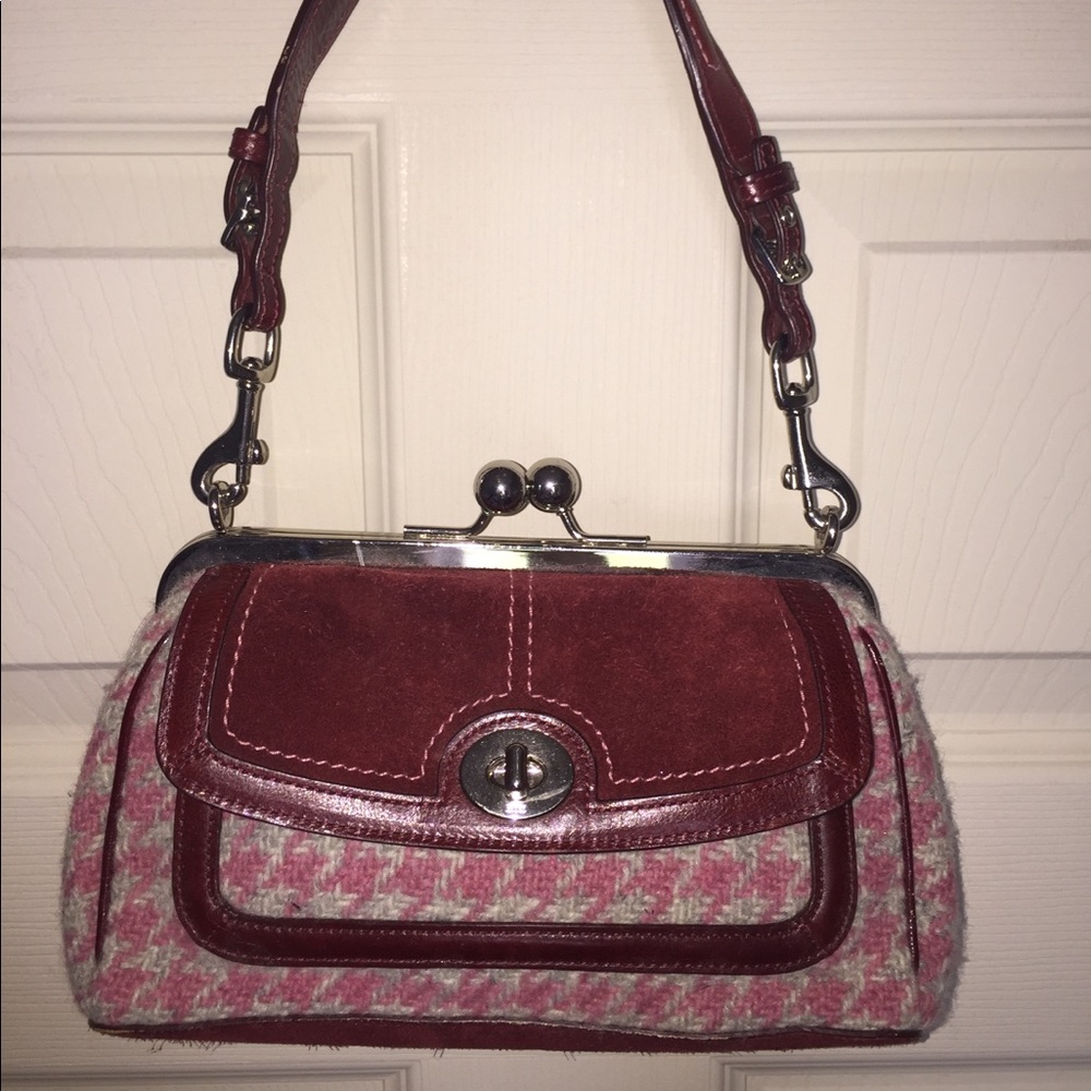 Vintage coach kiss lock handbag